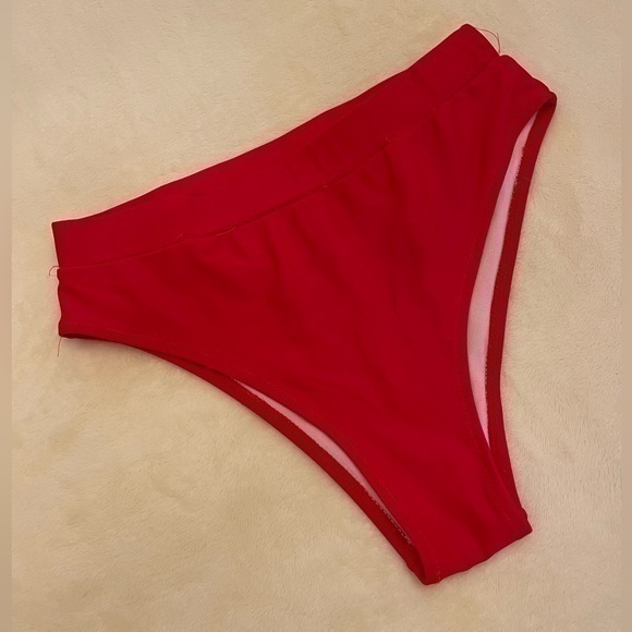RED BIKINI BOTTOM SZ MEDIUM - Picture 1 of 4